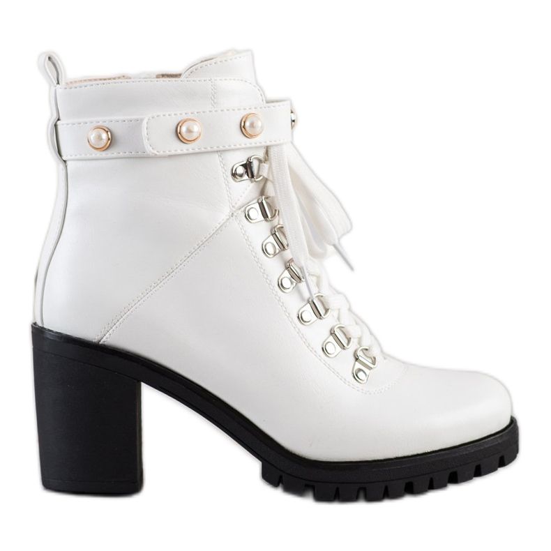 Ideal Shoes Des bottes de rock sur le poteau blanche Ideal Shoes Des bottes de rock sur le poteau blanche
