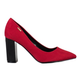 Goodin Pompes sur un pilier le noir rouge