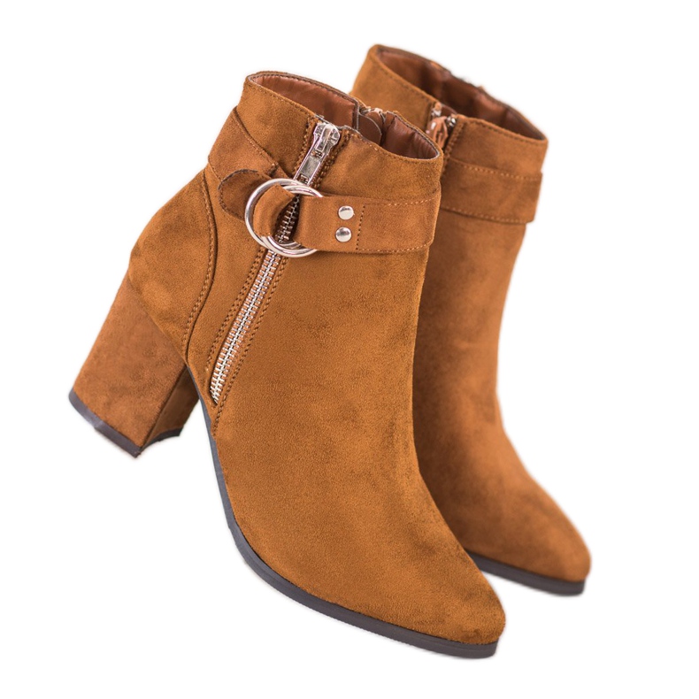 Balada Bottes élégantes avec ornement brun Balada Bottes élégantes avec ornement brun