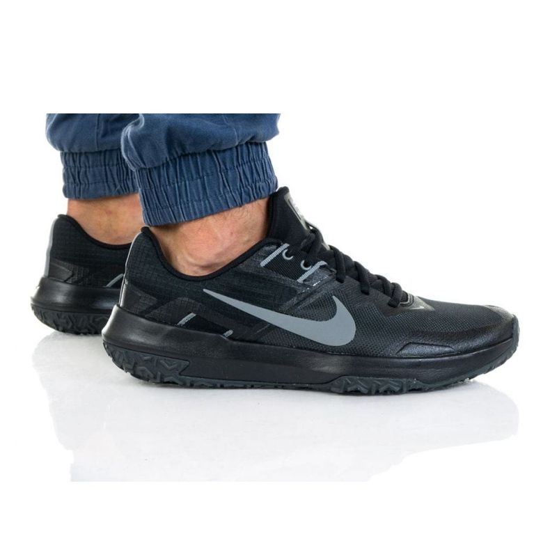 Chaussure Nike Varsity Complete Tr 3 M CJ0813-002 le noir Chaussure Nike Varsity Complete Tr 3 M CJ0813-002 le noir