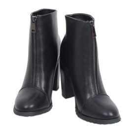 Bottes noires sur le poteau 801 Black le noir