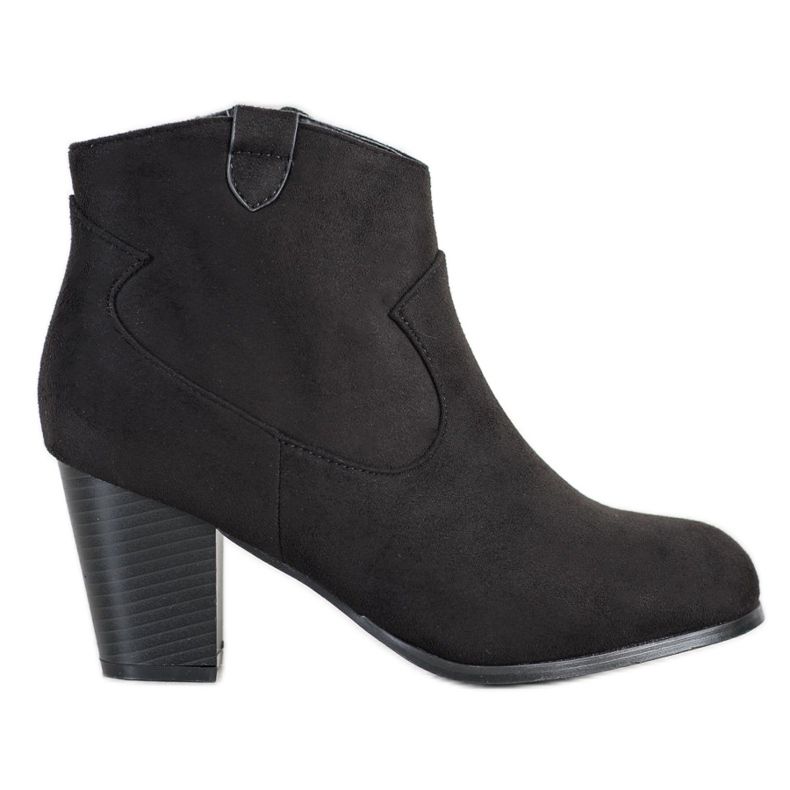 Abloom Bottes sur un poteau le noir