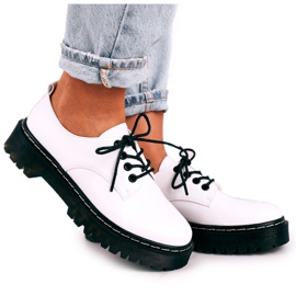 Chaussures Oxford classiques pour femmes sur la plate-forme blanche S.Barski HX62 noir