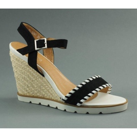 Marqullz Sandales compensées 6240 tressées noires