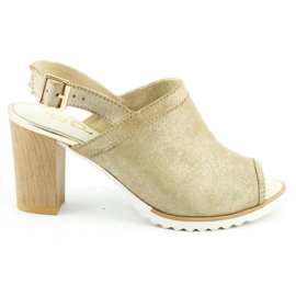 Dolce Pietro Sandales sur le poteau 1021 or doré