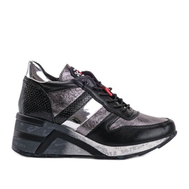 Baskets noires sur la semelle compensée Izabella