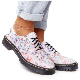 Chaussures Oxfords pour femmes en cuir Maciejka blanches avec des fleurs 04087-38