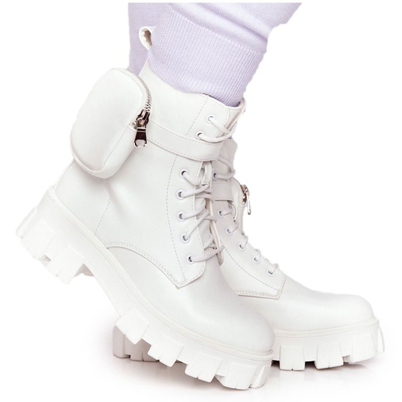 PS1 Bottes Ouvrières Sur La Plateforme Avec Le Rein Blanc Samedi blanche