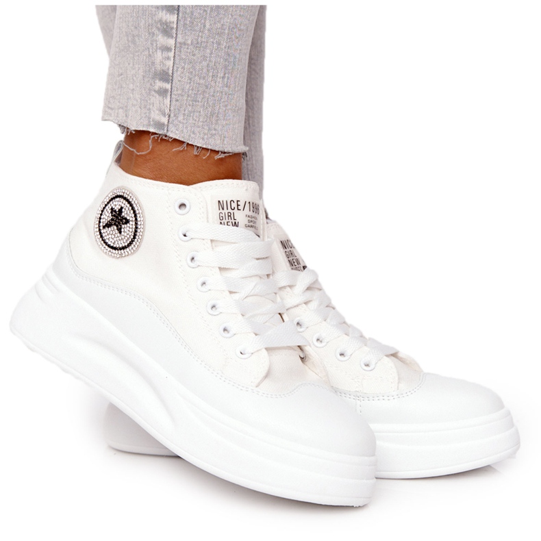 Baskets Hautes Femme Sur La Plateforme Blanches Nice Girl