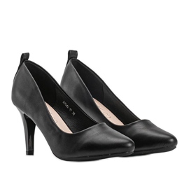 Escarpins noirs sur talon aiguille de Brian le noir