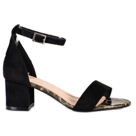 Sandales sur un bar Sergio Leone noir