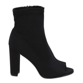 Boots noires à bout ouvert NS031P Noir