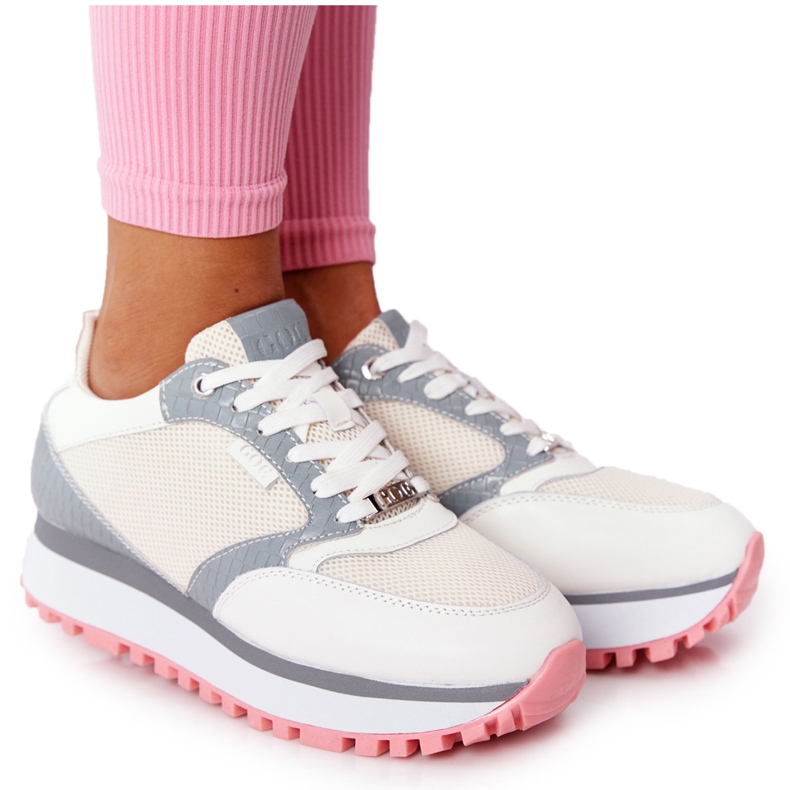 Chaussures de sport en cuir sur la plate-forme GOE HH2N4008 blanc multicolore