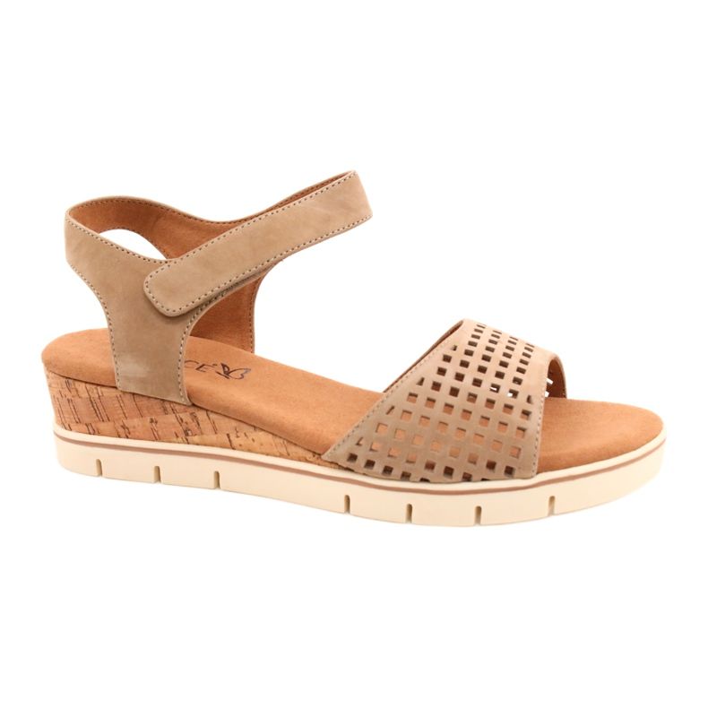 Sandales Caprice en cuir sur talon compensé 28710 beige