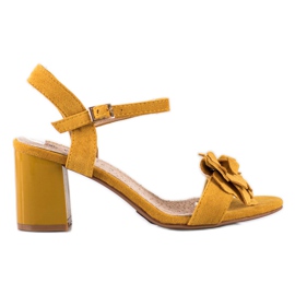 S. BARSKI Sandales Avec Fleur S.BARSKI. jaune