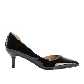 Escarpins laqués noirs sur talon aiguille Brita