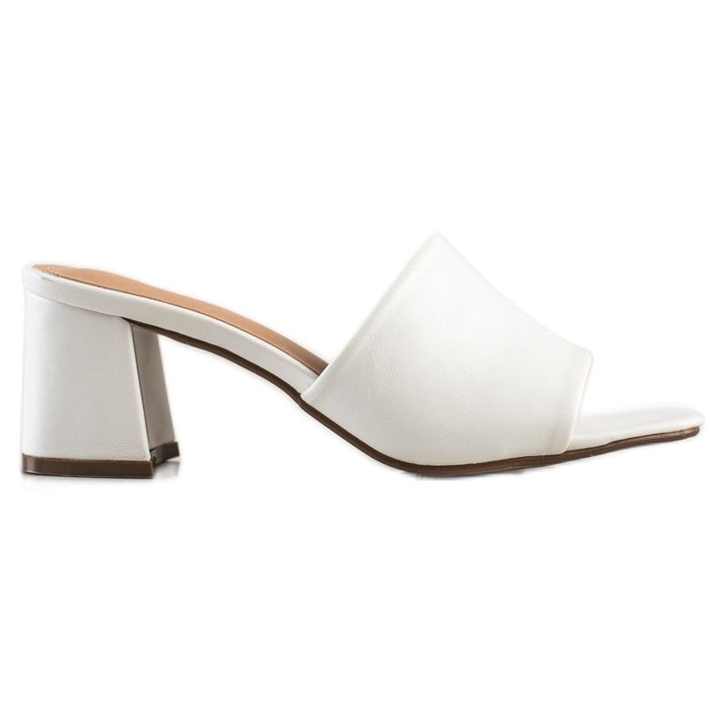 SHELOVET Pantoufles blanches classiques sur un bar