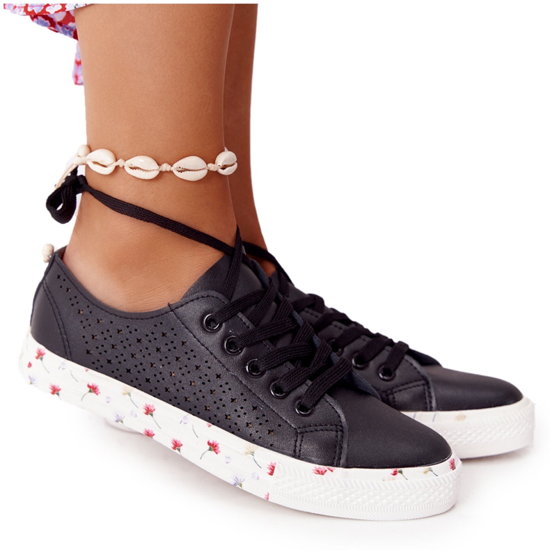 EVE Baskets En Cuir Ajouré Avec Fleurs Noir Printemps 9SP35-1002 le noir