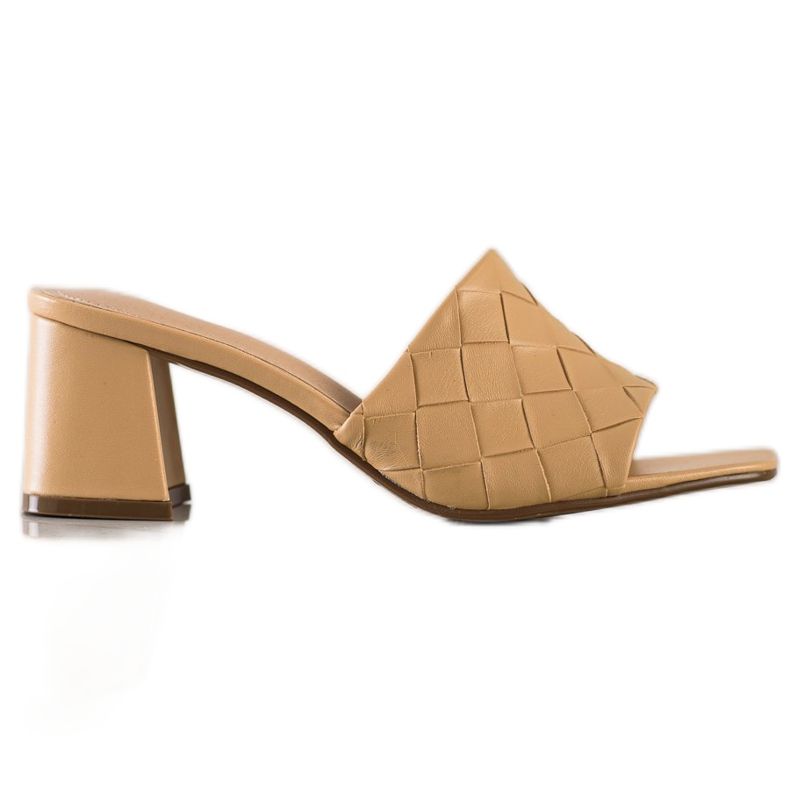 SHELOVET Tongs beiges matelassées SHELOVET Tongs beiges matelassées