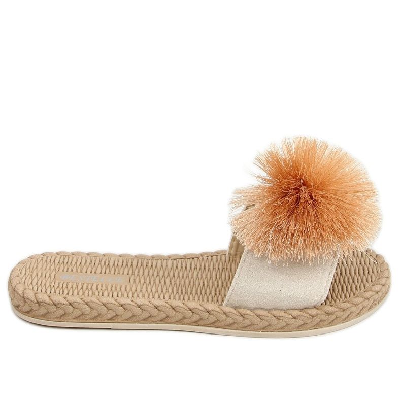 Chaussons beiges à pompon S-410 Beige Chaussons beiges à pompon S-410 Beige