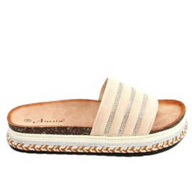 Chaussons sur la semelle décorée N-96 Beige