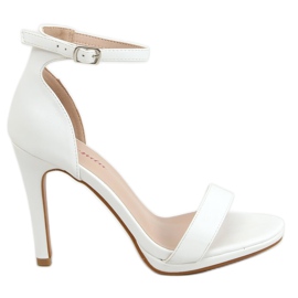 Sandales blanches sur talon haut S-835 Blanc