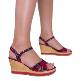 Sandales compensées à carreaux rouges de You Bebe