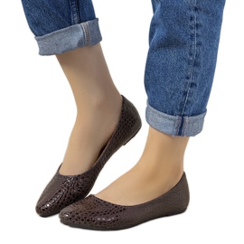 Ballerines vernies marron à motif crocodile Mozzare rose