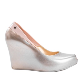 Golden Meliski sur le coin de Dina doré