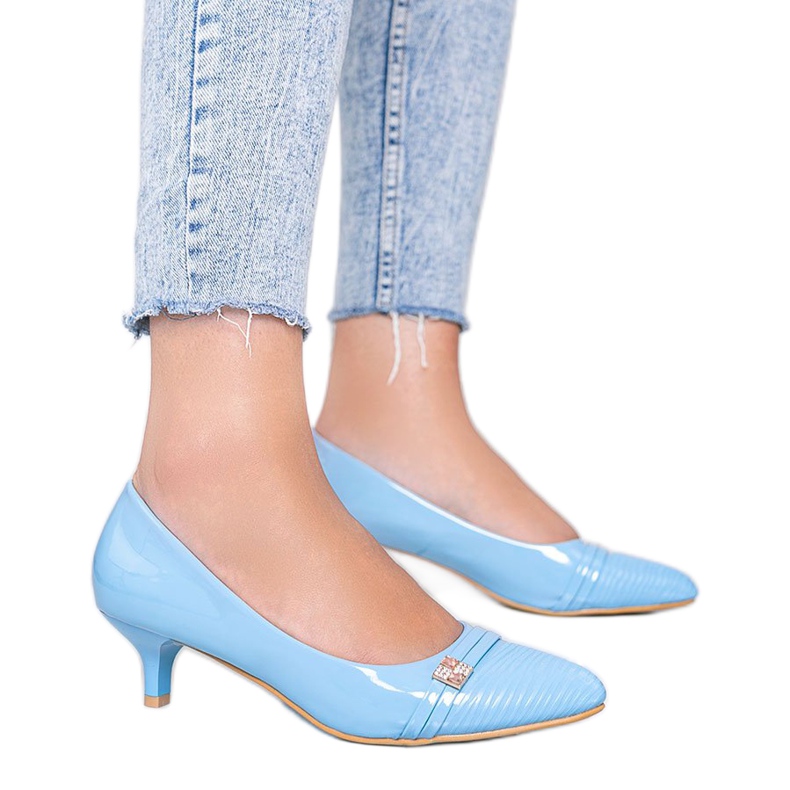 Escarpins bleus sur le talon bas de Molly Escarpins bleus sur le talon bas de Molly