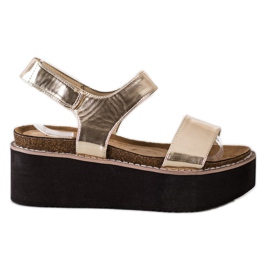 Corina Sandales sur la plate-forme de mode doré