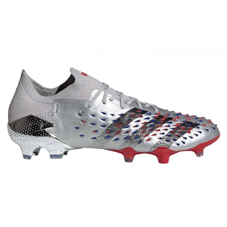 Chaussures de football Adidas Predator Freak.1 Low Fg M FY1051 gris argent