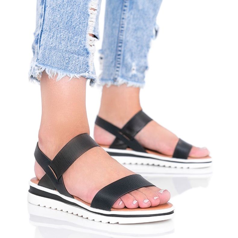 Sandales noires sur grosse semelle Cro le noir