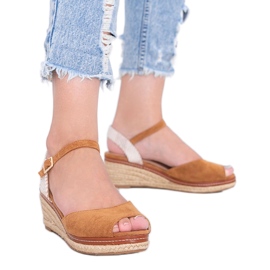 Espadrilles camel sur le talon compensé Heis brun