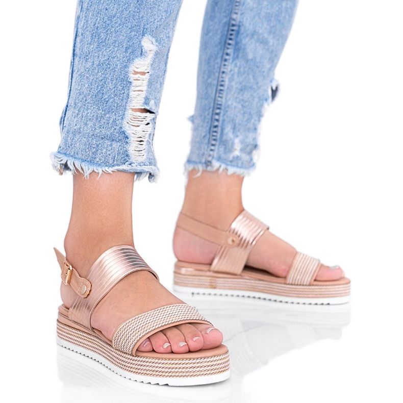 Sandales beiges à semelle épaisse Senorita