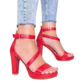 Sandales rouges sur la plateforme Got You