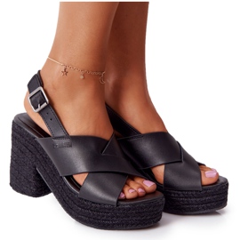 Sandales noires sur un talon haut avec une tresse Big Star HH274387 le noir Sandales noires sur un talon haut avec une tresse Big Star HH274387 le noir