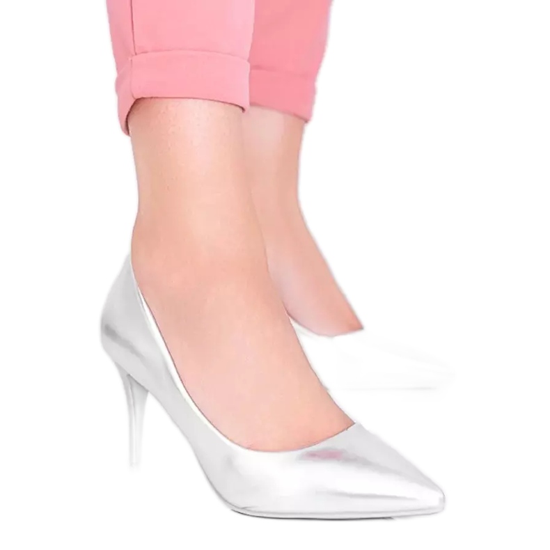 Escarpins argentés sur un talon Venicia