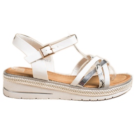 Groto Gogo Sandales à la mode sur un coin bas blanc