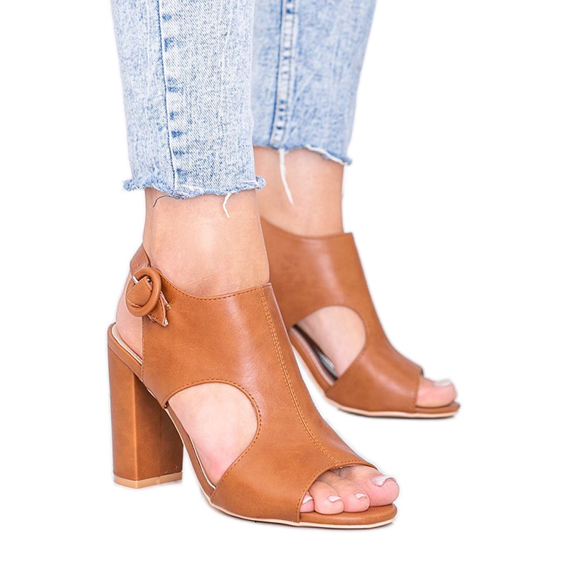 Sandales marron sur le poste Gally brun Sandales marron sur le poste Gally brun