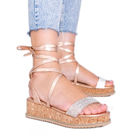 Sandales roses nouées avec des zircons Ves doré