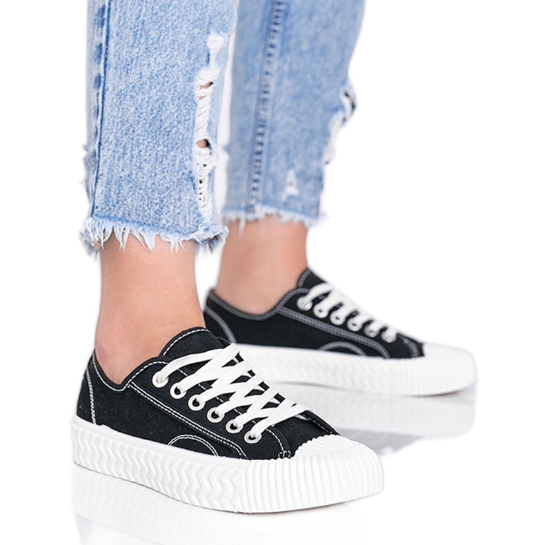 Baskets noires femme sur semelle épaisse Nolita le noir