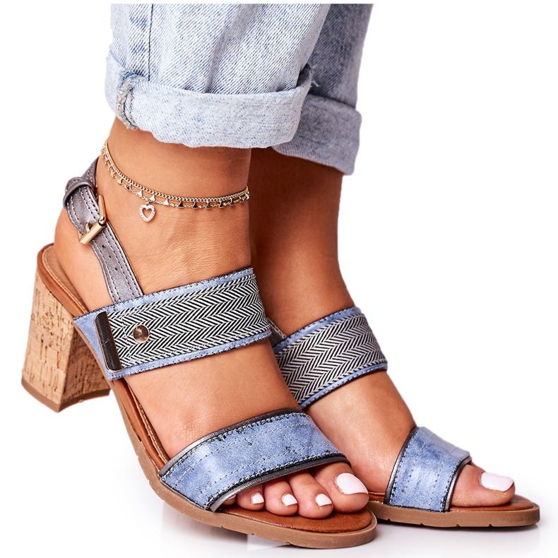 Sandales pour femmes sur un talon haut en liège, bleu