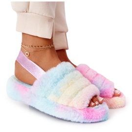 PS1 Pantoufles à fourrure sur une plate-forme colorée de flocon de neige multicolore PS1 Pantoufles à fourrure sur une plate-forme colorée de flocon de neige multicolore