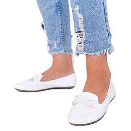 Mocassins blancs au motif peau de crocodile Miriam blanche Mocassins blancs au motif peau de crocodile Miriam blanche