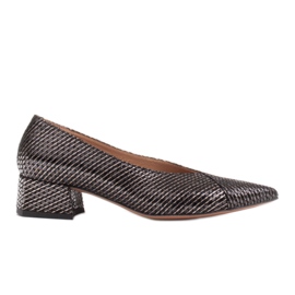 Marco Shoes Escarpins noirs en cuir rayé inhabituel