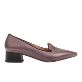 Marco Shoes Escarpins pour femmes avec cuir intéressant sur un talon bas brun
