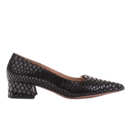 Marco Shoes Escarpins pour femmes avec cuir intéressant sur un talon bas noir