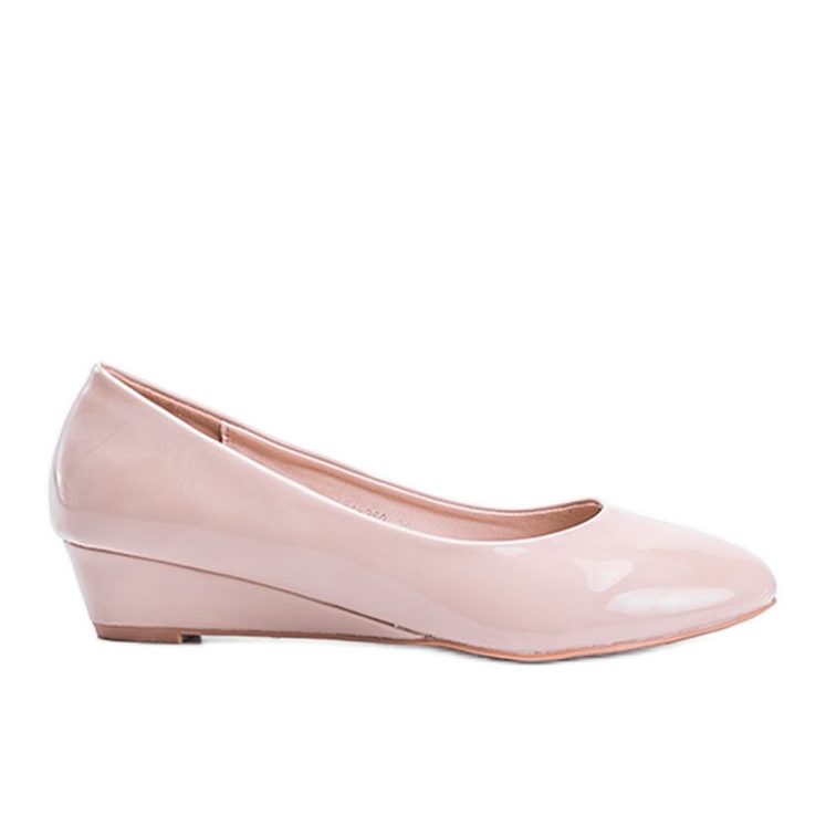 Escarpins beiges sur un petit talon compensé Chantal Escarpins beiges sur un petit talon compensé Chantal