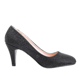 Escarpins noirs brillants sur un talon aiguille Zarila